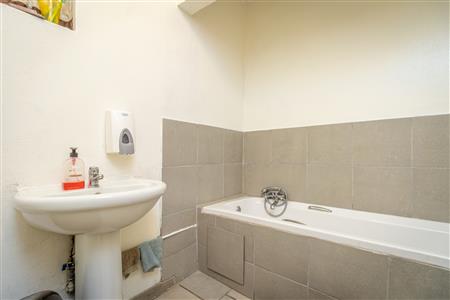 False - House For Sale in Fontainebleau, Randburg, Gauteng - M125145