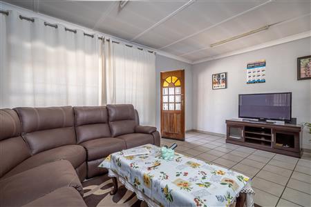 False - House For Sale in Fontainebleau, Randburg, Gauteng - M125145