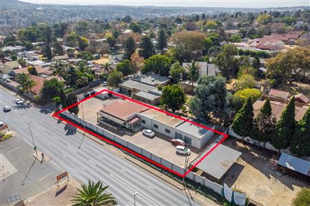 False - House For Sale in Fontainebleau, Randburg, Gauteng - M125145