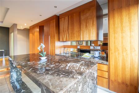 False - Apartment For Sale in Johannesburg Central, Johannesburg, Gauteng - M125152