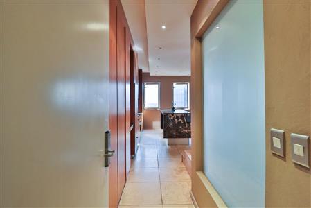 False - Apartment For Sale in Johannesburg Central, Johannesburg, Gauteng - M125152