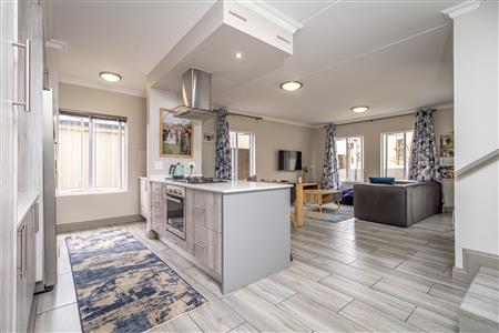 False - Townhouse withdrawn in Broadacres, Sandton - M125187