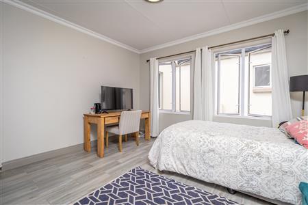 False - Townhouse withdrawn in Broadacres, Sandton - M125187