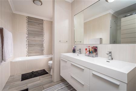 False - Townhouse withdrawn in Broadacres, Sandton - M125187