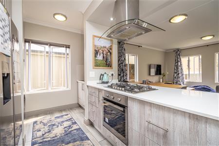False - Townhouse withdrawn in Broadacres, Sandton - M125187