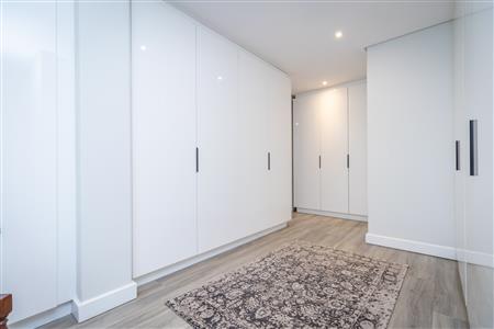 False - Apartment For Sale in Rosebank, Johannesburg, Gauteng - M122720