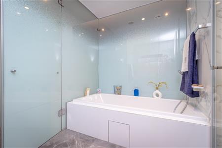 False - Apartment For Sale in Rosebank, Johannesburg, Gauteng - M122720