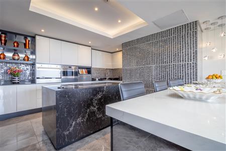 False - Apartment For Sale in Rosebank, Johannesburg, Gauteng - M122720