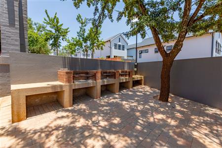 False - Apartment For Sale in Pinehaven, Krugersdorp, Gauteng - M125237