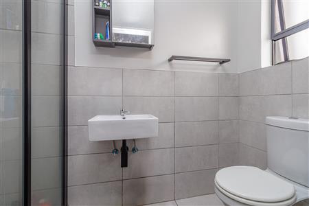 False - Apartment For Sale in Pinehaven, Krugersdorp, Gauteng - M125237
