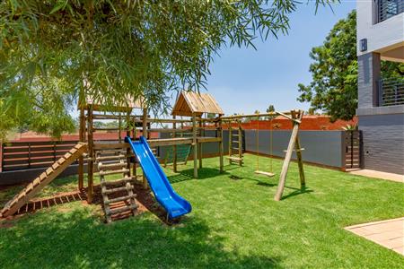 False - Apartment For Sale in Pinehaven, Krugersdorp, Gauteng - M125237