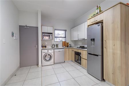 False - Apartment For Sale in Pinehaven, Krugersdorp, Gauteng - M125237