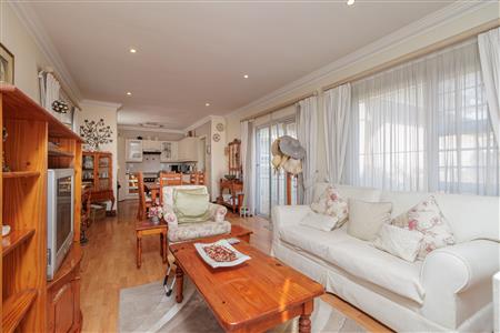 False - House For Sale in Dunvegan, Edenvale, Gauteng - M125239