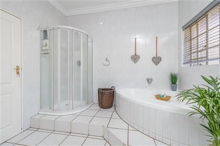 False - House For Sale in Dunvegan, Edenvale, Gauteng - M125239