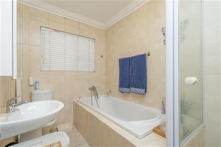 False - House For Sale in Dunvegan, Edenvale, Gauteng - M125239