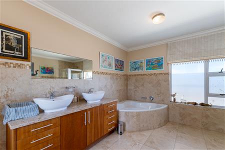 False - House Unavailable in Whale Rock, Plettenberg Bay, Western Cape - M125307