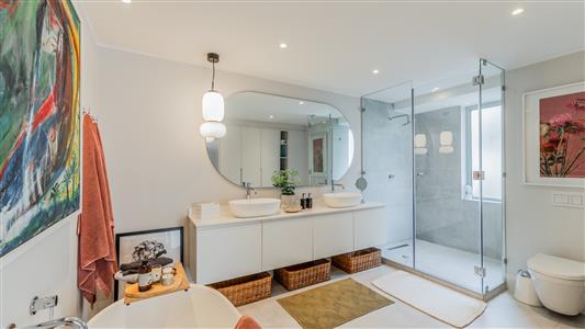 False - Apartment For Sale in Mouille Point, Cape Town, Western Cape - M125301