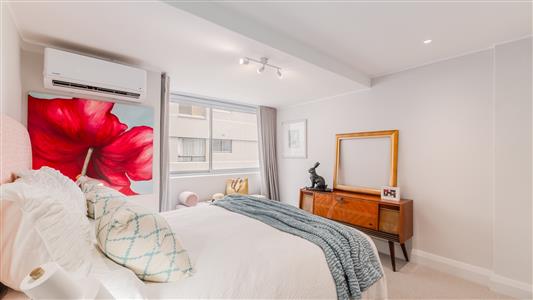 False - Apartment For Sale in Mouille Point, Cape Town, Western Cape - M125301