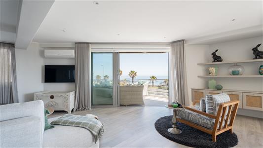 False - Apartment For Sale in Mouille Point, Cape Town, Western Cape - M125301