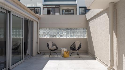 False - Apartment For Sale in Mouille Point, Cape Town, Western Cape - M125301