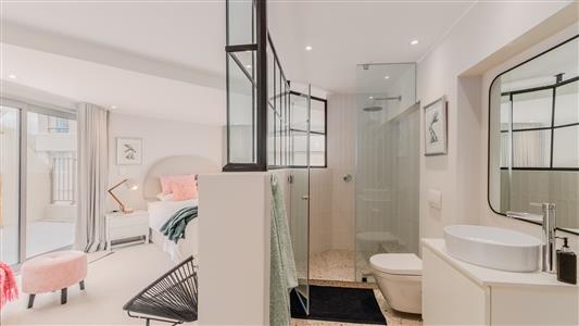 False - Apartment For Sale in Mouille Point, Cape Town, Western Cape - M125301