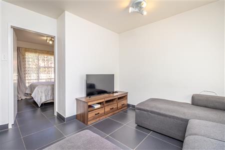 False - Apartment Sold in Bryanston, Sandton, Gauteng - M125342