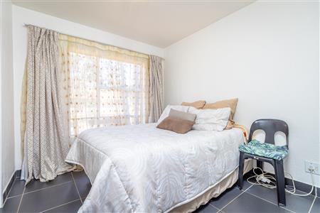 False - Apartment Sold in Bryanston, Sandton, Gauteng - M125342