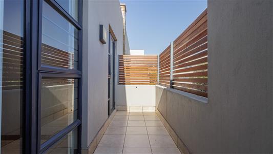 False - Townhouse For Sale in Illovo, Sandton, Gauteng - M125337