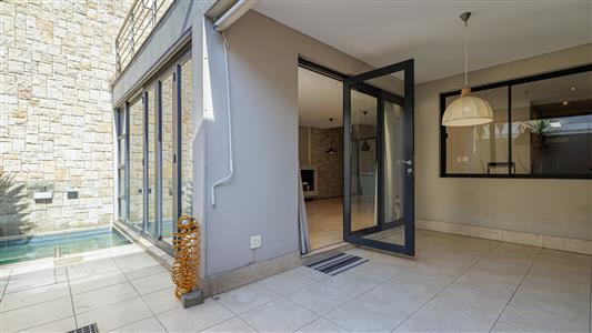 False - Townhouse For Sale in Illovo, Sandton, Gauteng - M125337