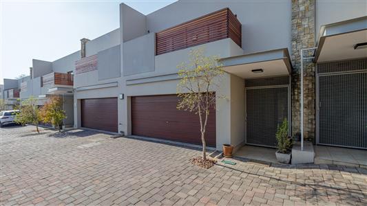 False - Townhouse For Sale in Illovo, Sandton, Gauteng - M125337