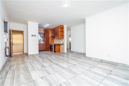 False - Townhouse For Sale in Oriel, Bedfordview, Gauteng - M125361