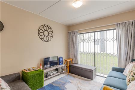 False - Apartment Sold in Aan de Wijnlanden, Stellenbosch, Western Cape - M125414