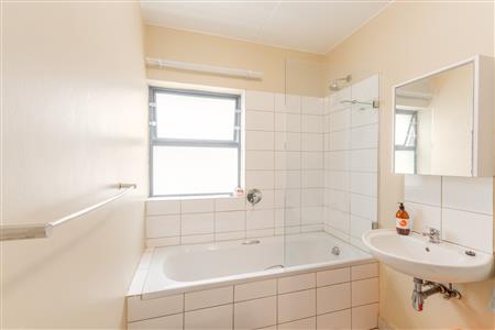 False - Apartment Sold in Aan de Wijnlanden, Stellenbosch, Western Cape - M125414