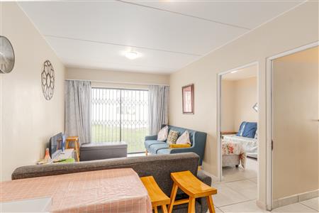 False - Apartment Sold in Aan de Wijnlanden, Stellenbosch, Western Cape - M125414