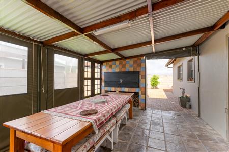 False - House For Sale in Riversdale, Western Cape - M125434