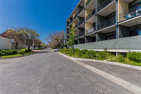 False - Apartment For Sale in Stellenbosch Central, Stellenbosch, Western Cape - M125445