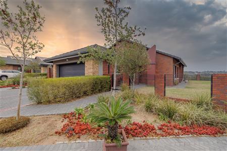 False - Townhouse for sale in Randburg - M125459