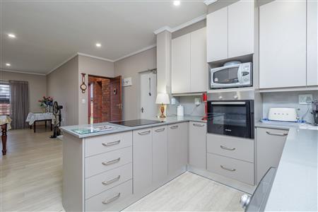 False - Townhouse for sale in Randburg - M125459