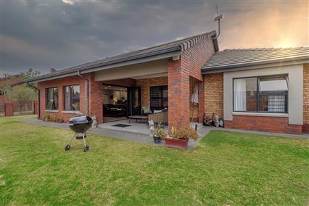 False - Townhouse for sale in Randburg - M125459
