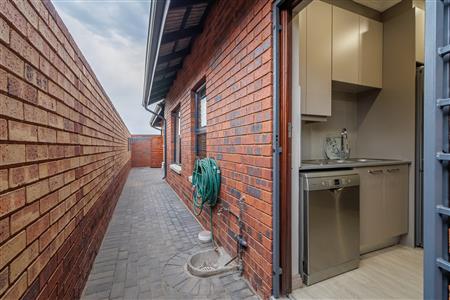 False - Townhouse for sale in Randburg - M125459