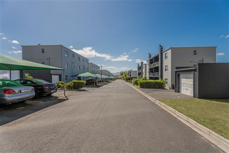 False - Apartment For Sale in Vredekloof East, Brackenfell, Western Cape - M125481
