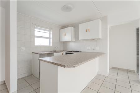 False - Apartment For Sale in Vredekloof East, Brackenfell, Western Cape - M125481