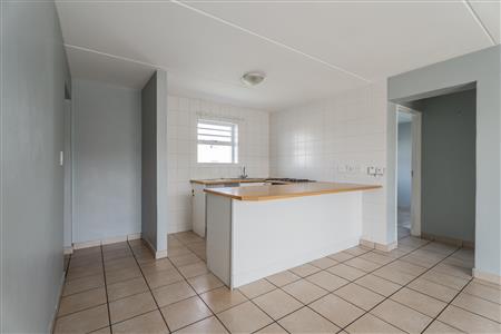 False - Apartment For Sale in Vredekloof East, Brackenfell, Western Cape - M125481