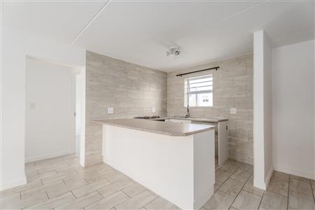 False - Apartment For Sale in Vredekloof East, Brackenfell, Western Cape - M125481