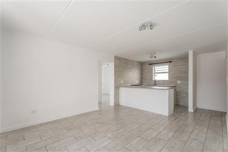 False - Apartment For Sale in Vredekloof East, Brackenfell, Western Cape - M125481