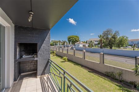 False - Apartment For Sale in Vredekloof East, Brackenfell, Western Cape - M125481