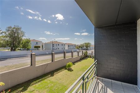 False - Apartment For Sale in Vredekloof East, Brackenfell, Western Cape - M125481