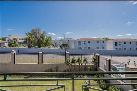 False - Apartment For Sale in Vredekloof East, Brackenfell, Western Cape - M125481