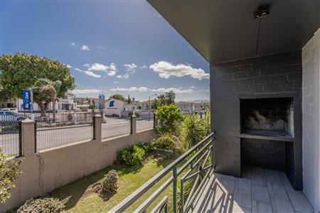 False - Apartment For Sale in Vredekloof East, Brackenfell, Western Cape - M125481