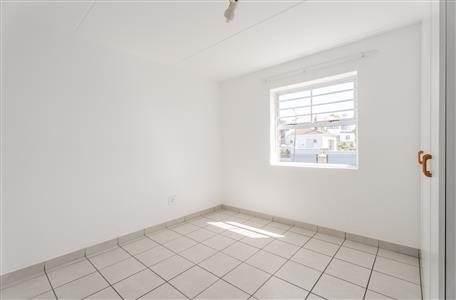 False - Apartment For Sale in Vredekloof East, Brackenfell, Western Cape - M125481